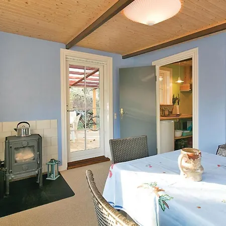 펜션 Three-bedroom Holiday In