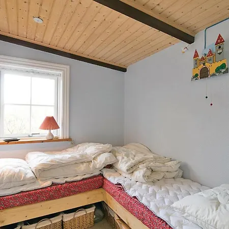 Three-bedroom Holiday In 펜션 *